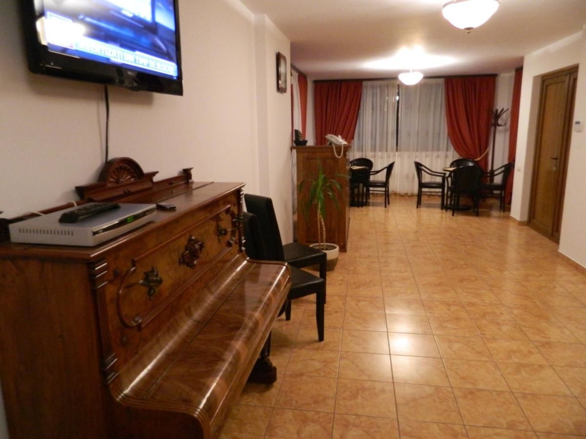 Гостевой дом Vila Piano Буштени-21